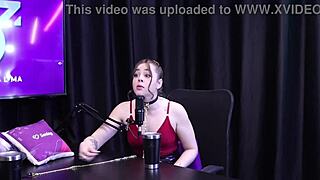 Foi Contratada Mas Não Conseguiu Ballbusting Agulha Saco!