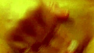 teen masturbating to orgasm in sexy amateur session