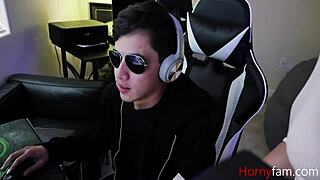 stepsis sucks gamer cock while riding
