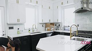 Cute Teen in Paranormal Pussy Pounding Threesome