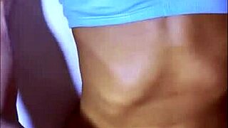 La Madrastra De Mi Amigo Es Una Mujer Mayor Pero Tiene Un Cuerpo Increíblemente Sexy Que Me Hace Desearla Cada Vez Que La Veo