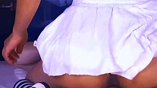 Latina college girl reaches orgasm in jacuzzi