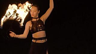 teen elilith noir undressing and showing her big ass