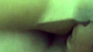 ब्रिटिश इंडियन जोड़े की किसिंग बिग ऐस बूब्स वाली ओल्ड यंग चुदाई