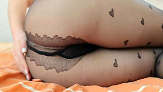 Hot pussy masturbation in pantyhose leads to squirting 😍