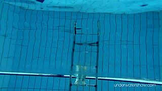 Roxalana Cheh goes nude underwater. Freshman slut