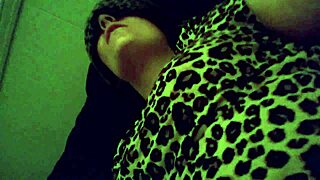 Teacher enjoys her cunt licked by blonde student, squirting.