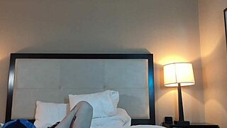 Eating Hot Petite 18+ Woman's Shaved Pussy