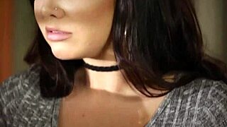 Teen Receives Creamy Facial In High Definition