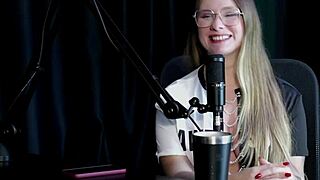 Naty Varga's Hot Sex Videos with Women