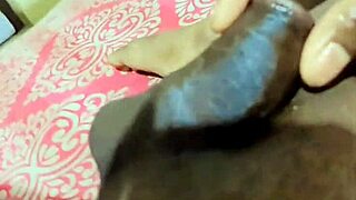 Teasing Indian Milf Rubs Clitty and Wets Thong in Dance