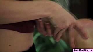 Wow! Super Hot Masseuse Licks Customer's Pussy in Wild Session