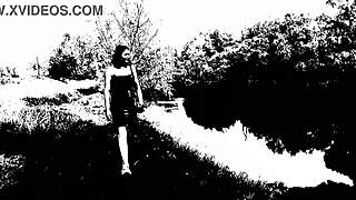 Cute Girl Flashes Ass in Public!