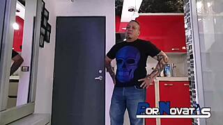 पॉर्नोवाटास - मेक्सिकन डैड टाइट ऐस को रॉ पावर से ब्रेक इन कर रहा है वाइल्ड इंटररेसियल सीन में। कॉलेज लैटिना हार्ड ले रही है।