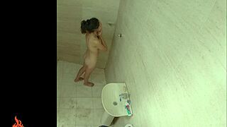 MILF mom and stepdaughter in hot lesbian shower action