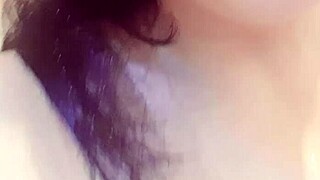 Jugando carnaval solita alguien que me acompa�e por favor quiero una buena verga