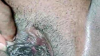 Stepmother’s wet pussy treated with ice cream before a hot scene