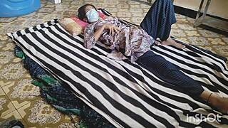 मेरी देसी भाभी मेरी हार्ड लंड को अपनी टाइट होल में पसंद करती है