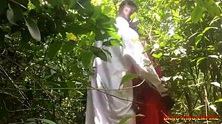 Hardcore sex in the great outdoors with an Indian babe