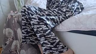 Elza Kom Teases in Nylon Tights for Fetish Fans