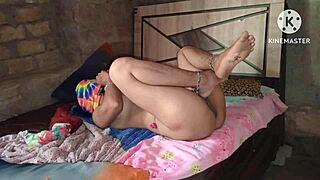 अरे, घर में भाभी को वाइल्ड बाथ सेशन के लिए लाया है!