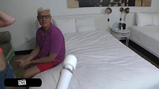 Amateur college student gets a deepthroat and a facial in a dorm room threesome