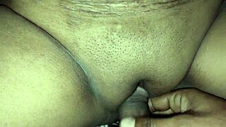 इंडियन कपल गुप्त कॉलेज पार्टी में चूत चाटते पकड़े गए