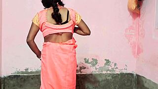 Dehati chachi ko mast choda with big ass fingering at home! 😍