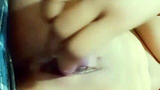 Damn! Beautiful Indian girl fingers tight pussy hard in hot bedroom session