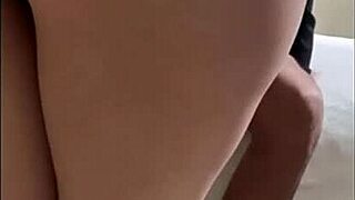 Mi hermanastra me enseñó a mover elscope ass