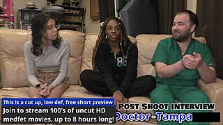 डॉ. टैंपा अस्पताल के बैकस्टेज में इंटर्न्स को गिगल्स के साथ ओवरसीज करती है