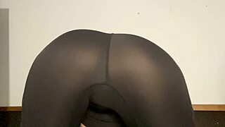 i can't stop squirting in yoga pants during solo rope bondage
