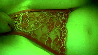 मेरे बडी ने मेरी पैंटी साइड कर दी और हार्ड फक किया!