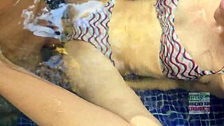 Married couple celebrates anniversary in Chapala hotel with sensual activities.