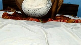 Slutty Indian Wife Enjoys Fucking Boss in Hotel!