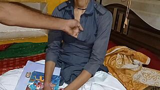 इनसेन! टीचर कॉलेज गर्ल स्टूडेंट को फेक टिट्स के साथ हार्ड बांग करता!