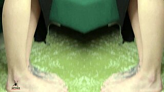 want to see kit summers in plunging outfit?