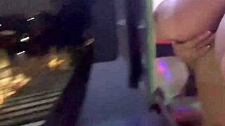 Pamela sagaz indo tomar banho para dormir peladinha você foderia essa safada com força