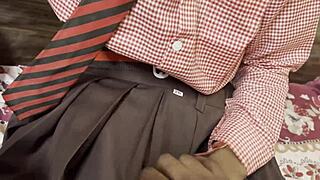 टीचर ने स्टूडेंट को बहला कर पैशनेट चुदाई की गहराई तक