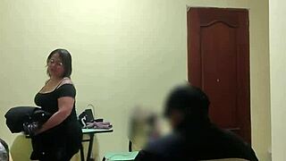 Watch this venezuelan employee flirting!