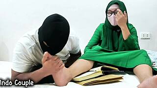 The Friends Went Viral for Having Sex with Her Classmate in Collage