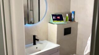 i asked alt-girl for shower nudes and got this homemade solo masturbation