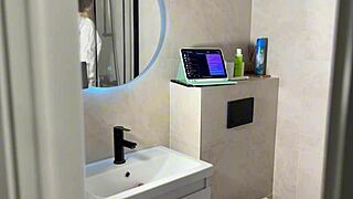 i asked alt-girl for shower nudes and got this homemade solo masturbation