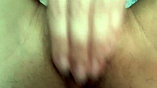 Unshaven wet pussy close-up jerk off to it