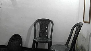 श्रीलंकाई यूनिफॉर्म गर्ल 18+ बेस्ट फ्रेंड संग होटल में कड़ी चुदाई